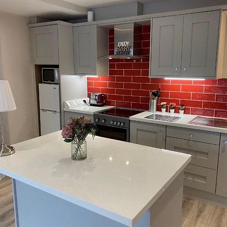 Trinity Apartments Four 1-Bedroom Apts Waterford City Centre Dış mekan fotoğraf