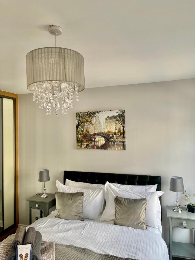 Trinity Apartments Four 1-Bedroom Apts Waterford City Centre Dış mekan fotoğraf