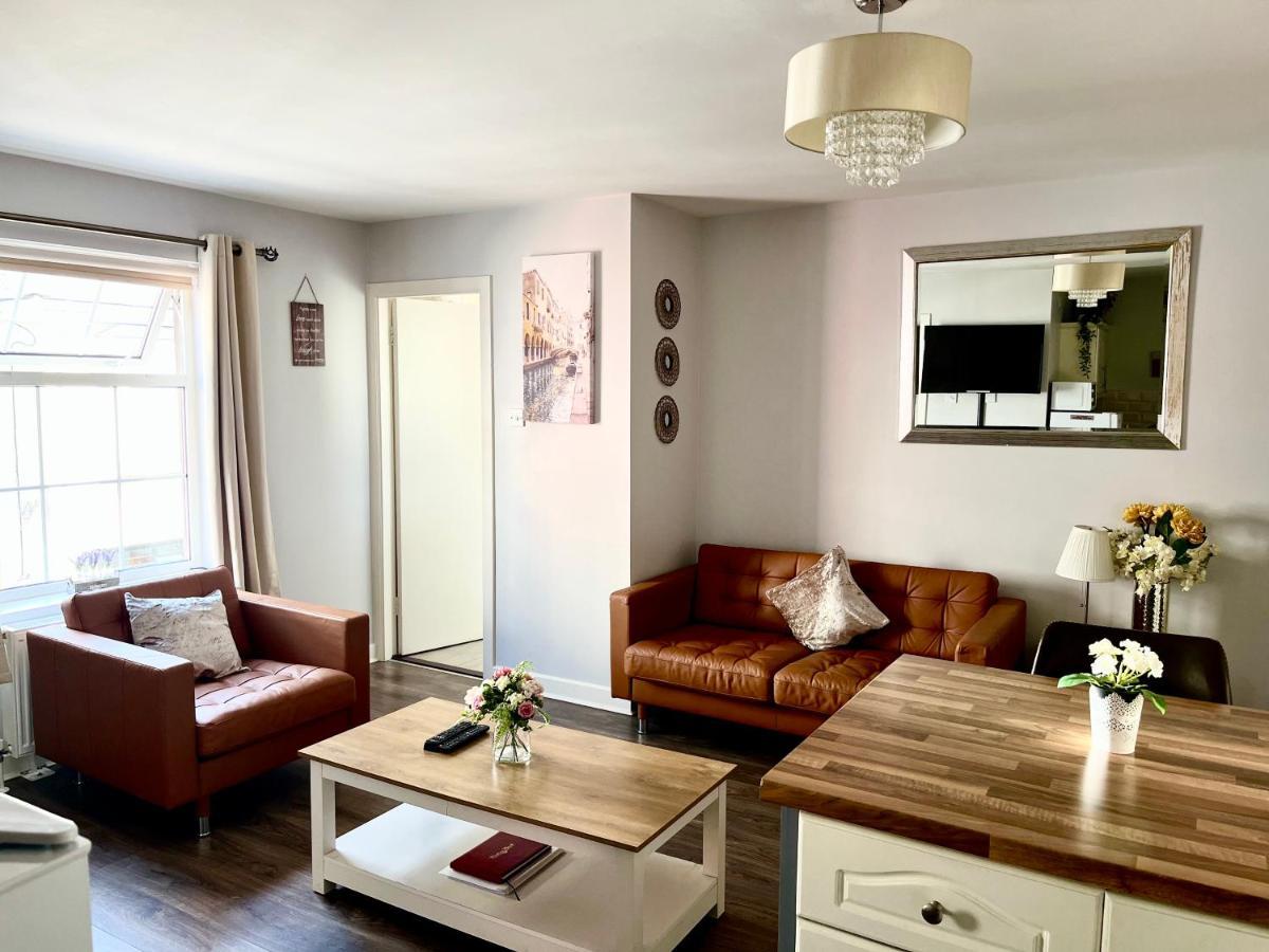 Trinity Apartments Four 1-Bedroom Apts Waterford City Centre Dış mekan fotoğraf