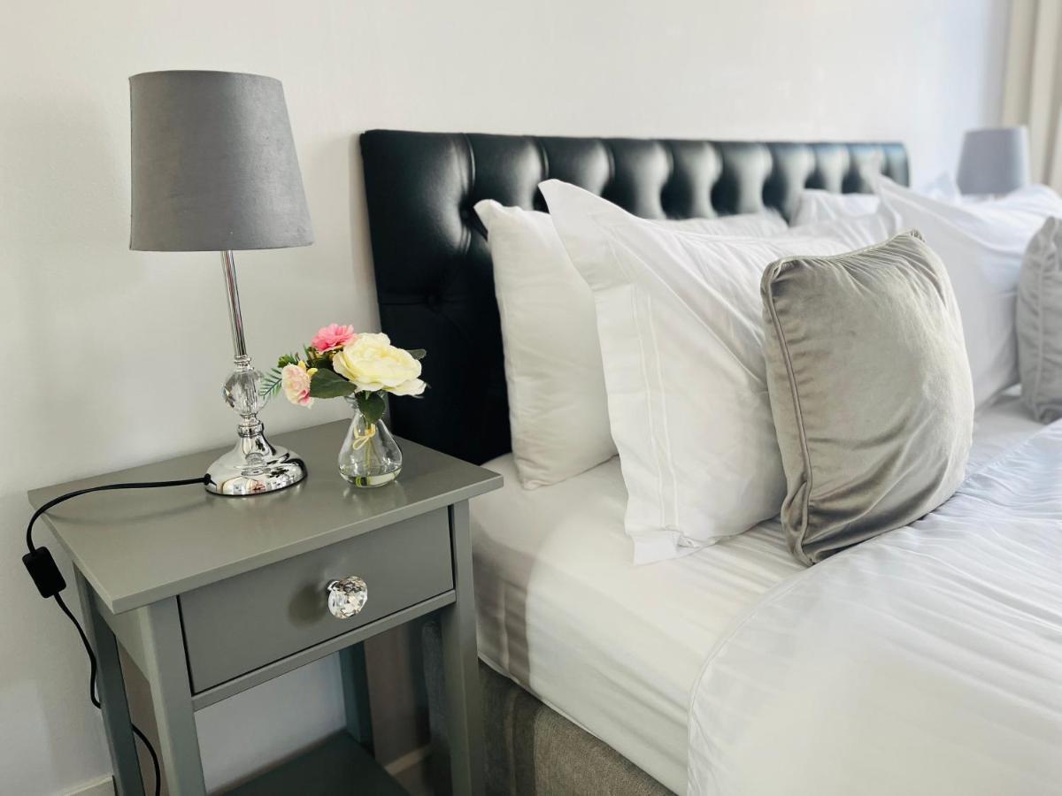 Trinity Apartments Four 1-Bedroom Apts Waterford City Centre Dış mekan fotoğraf