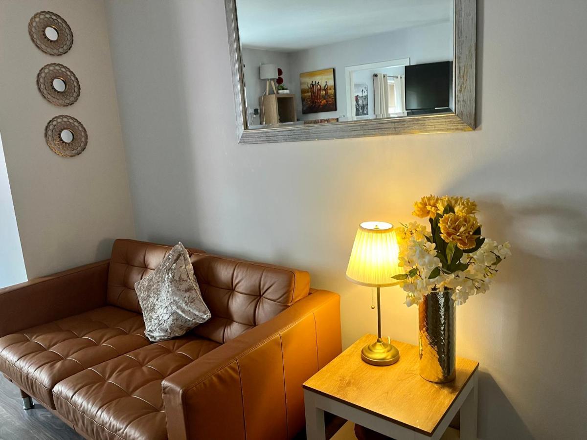 Trinity Apartments Four 1-Bedroom Apts Waterford City Centre Dış mekan fotoğraf