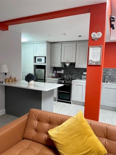 Trinity Apartments Four 1-Bedroom Apts Waterford City Centre Dış mekan fotoğraf