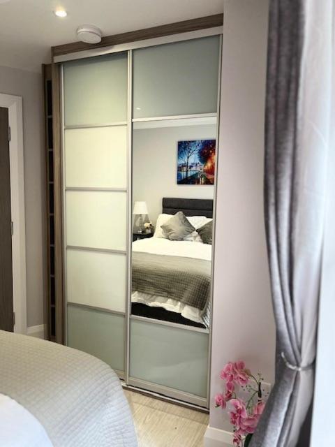 Trinity Apartments Four 1-Bedroom Apts Waterford City Centre Dış mekan fotoğraf